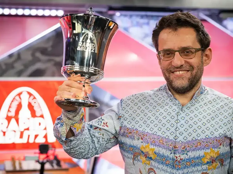 photo - GM Levon Aronian Wins 2025 GCT Saint Louis Rapid & Blitz - Champion Trophy _LOR01090_